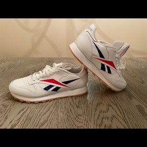 Reebok classic sneakers size 9